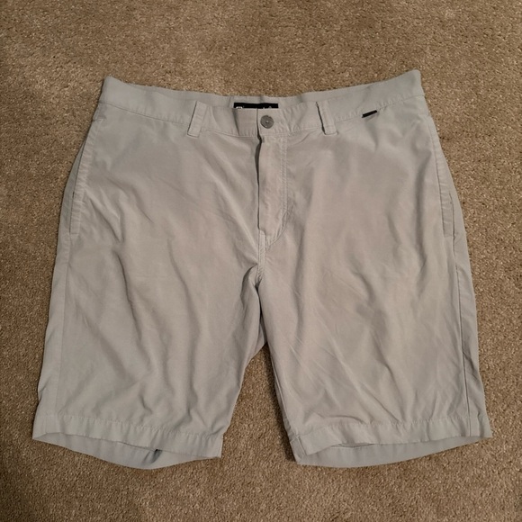 Travis Mathew Hefner Shorts Mens Size 36 Gray Performance Golf Athleisure - Picture 1 of 6